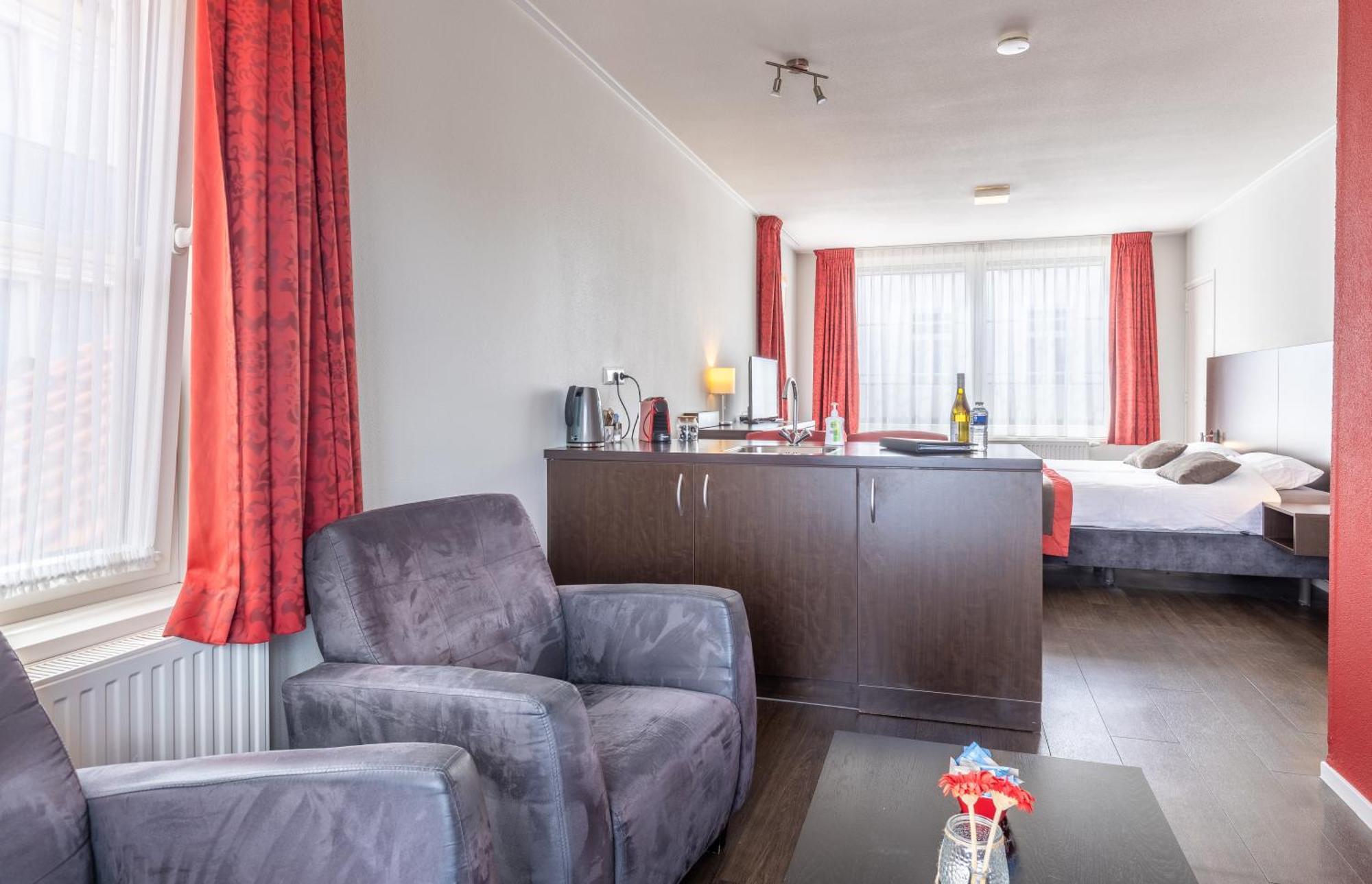 Huys Aan Zee Bed & Breakfast